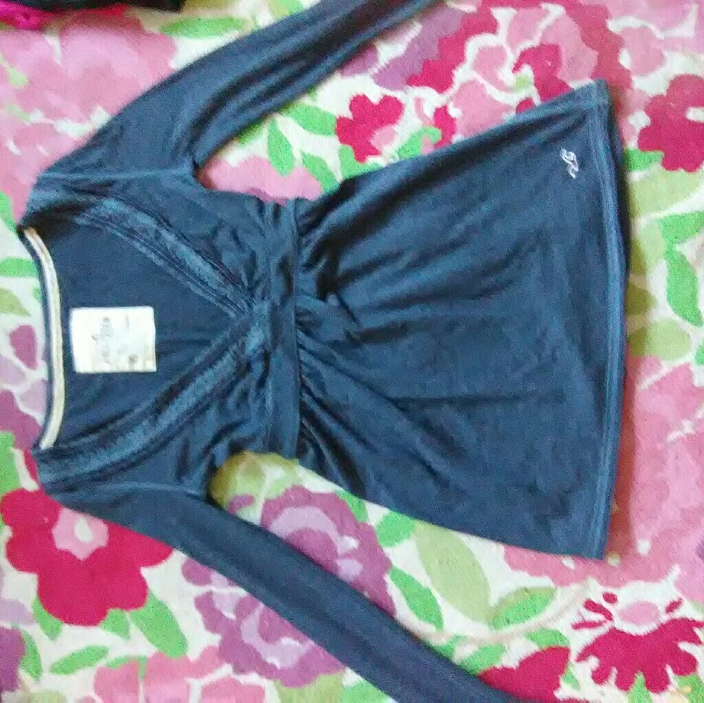 XS Hollister long sleeve shirt